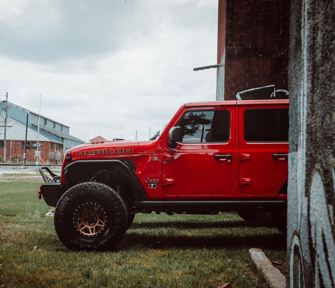5 GIFT IDEAS FOR THE JEEP ENTHUSIAST IN YOUR LIFE