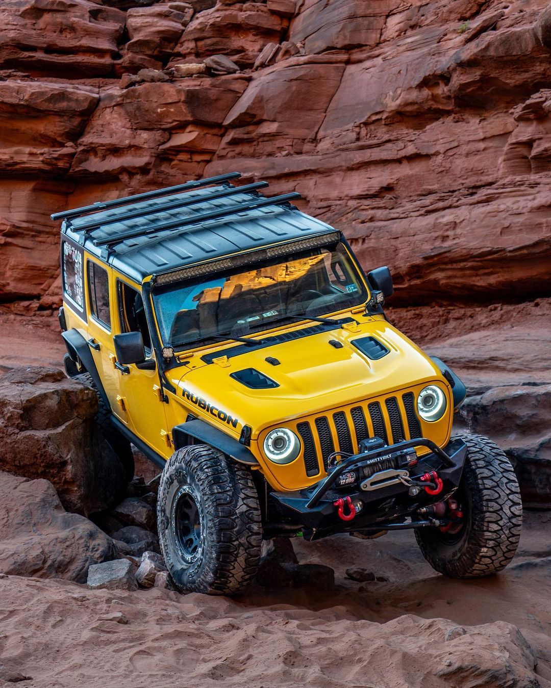 Explore the Ultimate Roof Rack Solutions for Your Jeep: Lockable Roof Rack Cross Bars for Wrangler, Gladiator, and Grand Cherokee